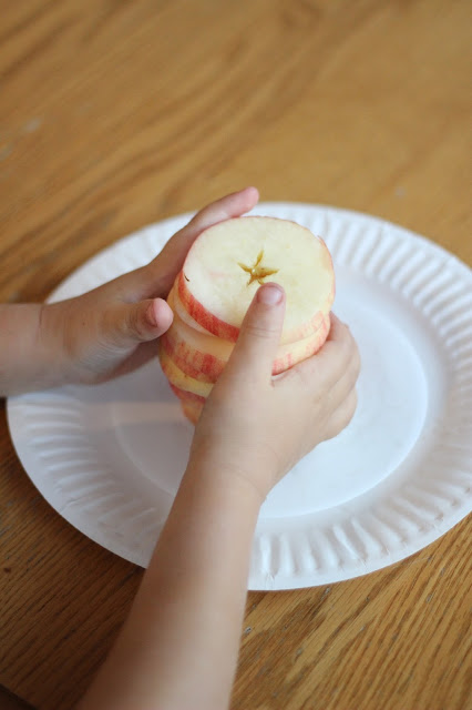 Apple themed book based activities and learning ideal for toddlers and preschoolers.